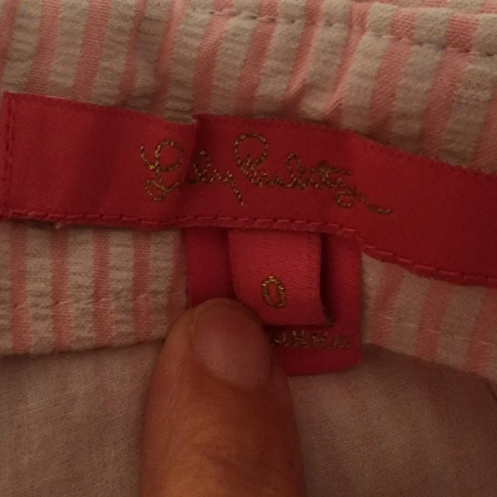 Preowned Lilly Pulitzer pink and‎ white gingham shorts size 0